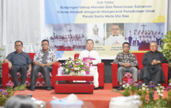 63 Umat Terima Sakramen Krisma di Ulu Siau, Uskup Rolly Untu Ajak Hidup Serupa Kristus