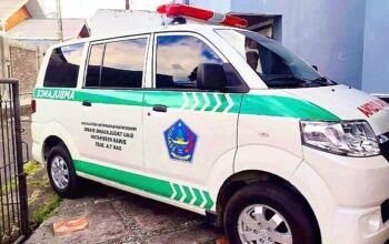 Bupati dan Wabub Sitaro Berikan Ambulance Baru untuk Tingkatkan Pelayanan Kesehatan