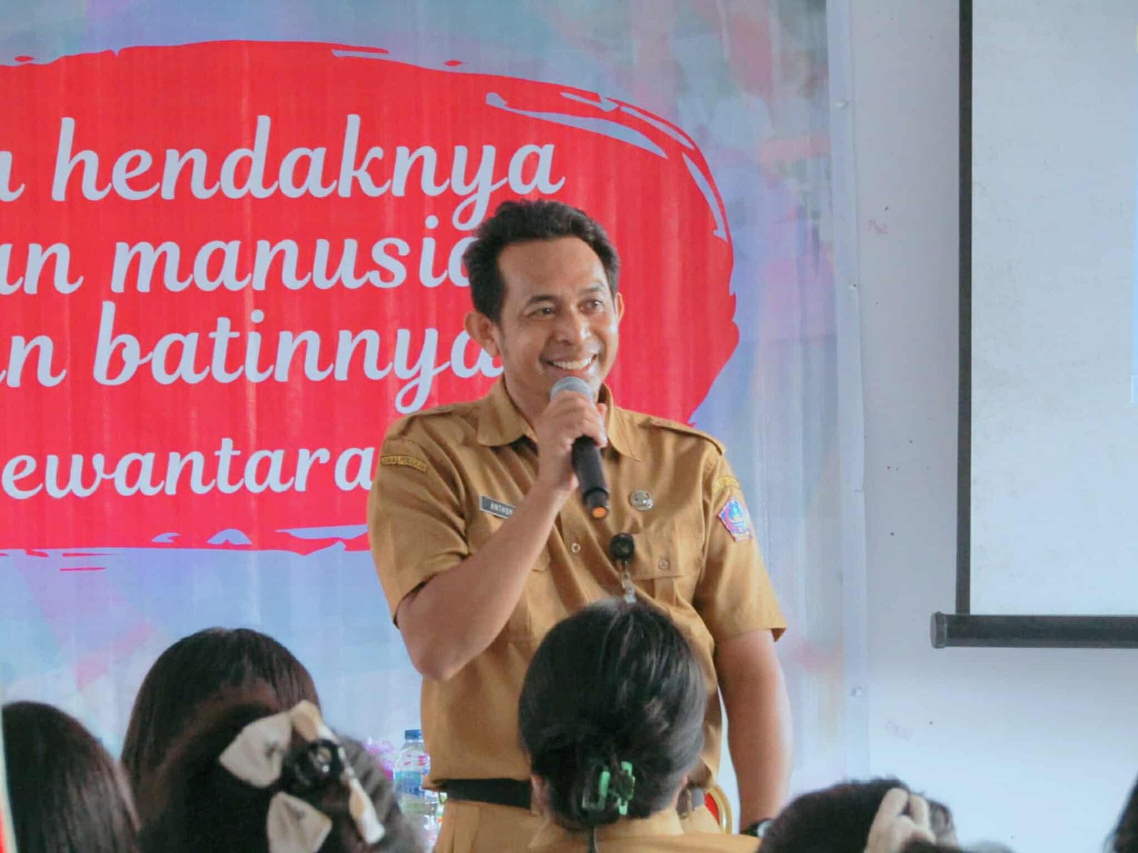 Anthonius Nicolaus Bawengan, S.Pd