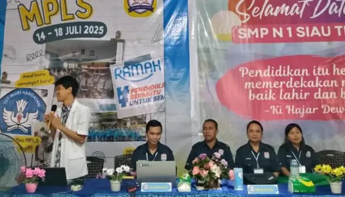 Materi dr. Gorby Daramu Tutup Kegiatan MPLS di SMP Negeri 1 Siau Timur