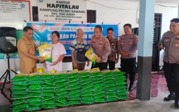 4 Ton Lebih Beras Murah di Kampung Peling Sawang Ludes Terjual