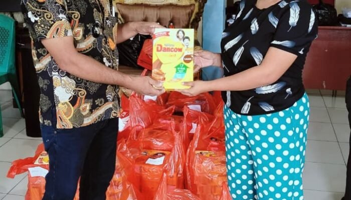 Pemerintah Kampung Pehe Salurkan Bantuan Susu untuk Balita, Ibu Hamil, dan Ibu Menyusui sebagai Upaya Cegah Stunting
