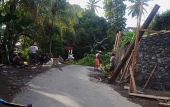 Pemerintah Kampung Mini Bangun Talud Penahan Tanah di Lindongan Satu