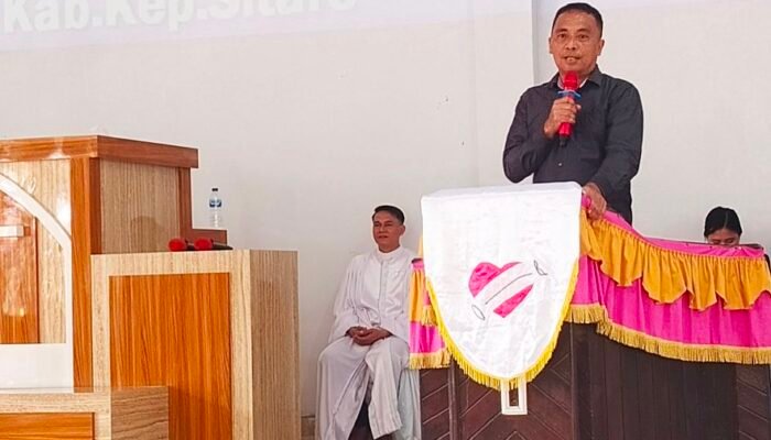 Kabag Organisasi Sekda Bawakan Sambutan Bupati Sitaro di Ibadah Natal GMIST Betlehem Pelsa