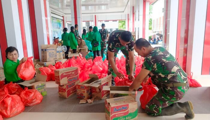 Melalui Koramil 1301-02/Siau, Persit Kodam XIII/Merdeka Salurkan Bantuan bagi Korban Banjir Bandang di Enam Titik di Pulau Siau