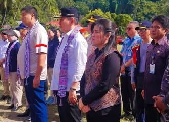 kunjungan menteri di sitaro